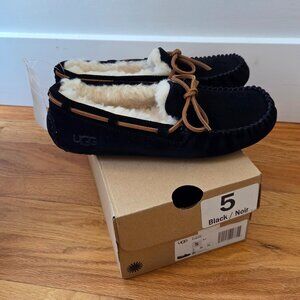 Brand New Ugg Moccasin Slippers Size 5 Black